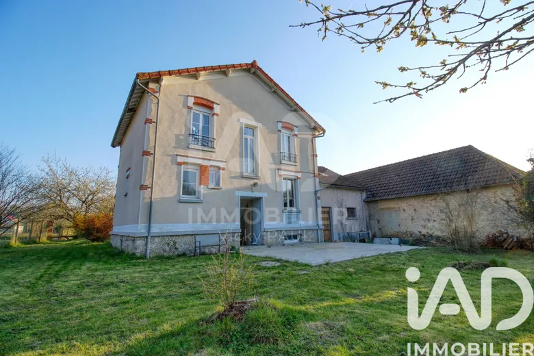 Maison 6 pièces 125 m² · à Vrigny · 125 m² · 220 000 €