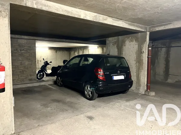 Parking à Paris (75014) photo 2