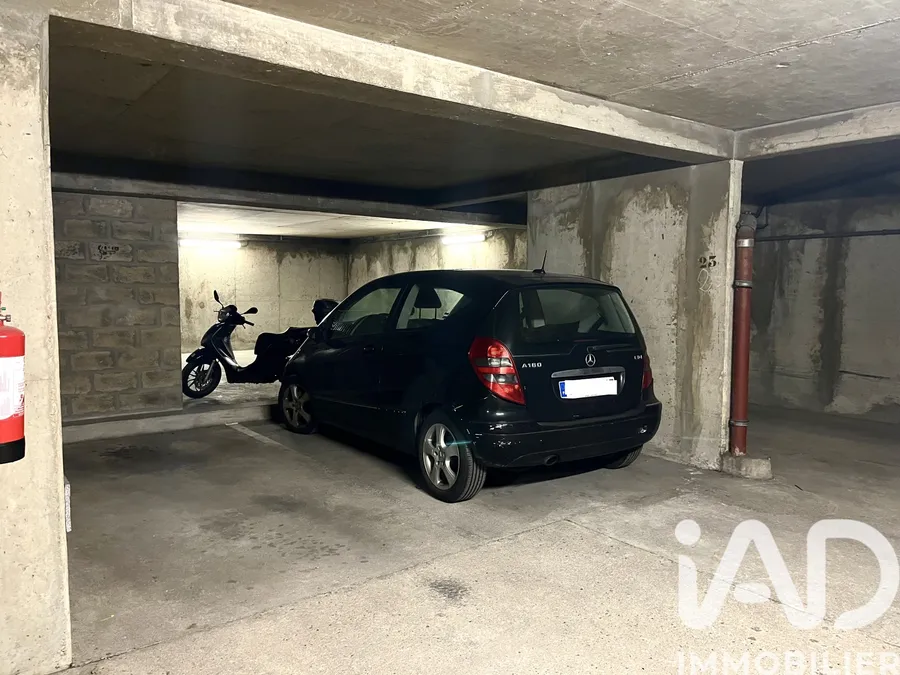 Parking à Paris (75014) photo 3