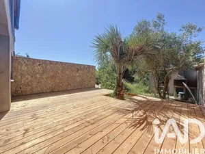Apartment in Hyères (83400)