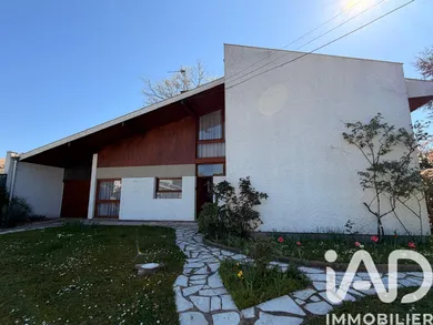 Architectural house in Mérignac (33700)