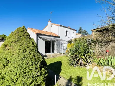 Maison de campagne à Cernusson (49310)