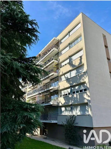 Apartment in Sainte-Foy-lès-Lyon (69110)