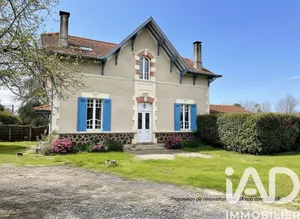 Maison traditionnelle à Salles (33770)