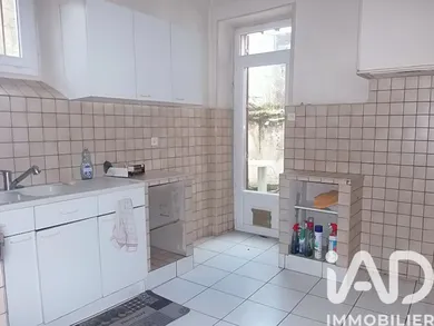 Townhouse in Montel-de-Gelat (63380)