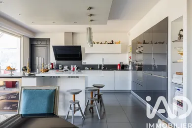 Apartment in La Rochelle (17000)