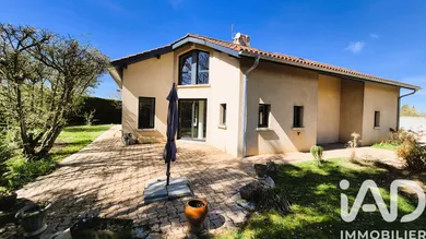 Architectural house in Château-Gaillard (01500)