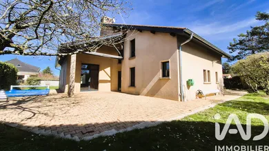 Architectural house in Château-Gaillard (01500)