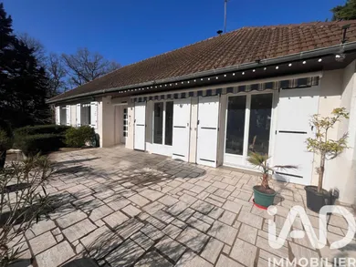 Maison traditionnelle à Truyes (37320)