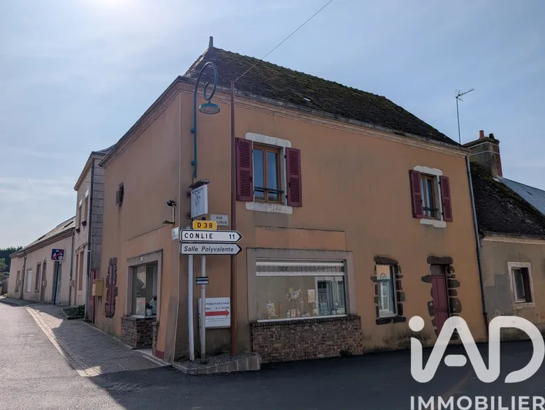 Maison 5 pièces 168 m² · à Sainte-Sabine-sur-Longève · 168 m² · 127 000 €
