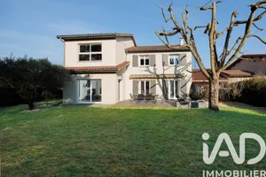 Maison à Saint-Genis-les-Ollières (69290)