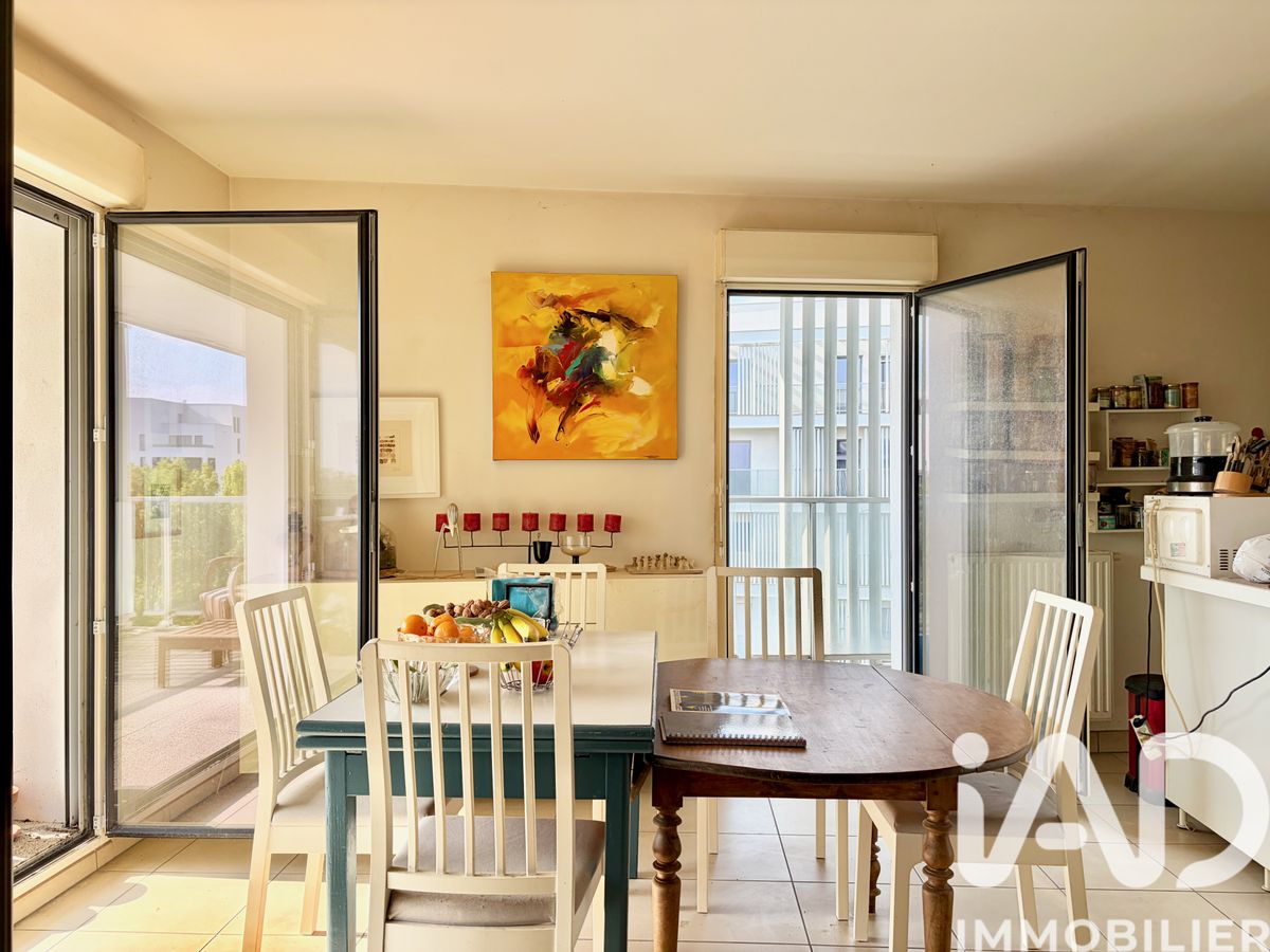 Vente appartement à Bordeaux (33300) : appartement 3 pièces 65 m²