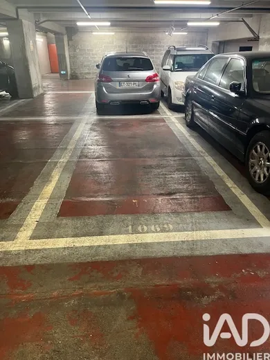 Parking in Paris (75013)