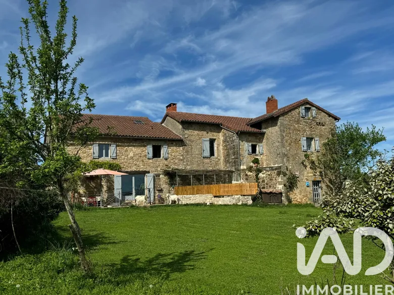 Maison 8 pièces 186 m² · à Lunan · 186 m² · 291 000 €