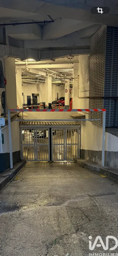 Parking in Paris (75013)