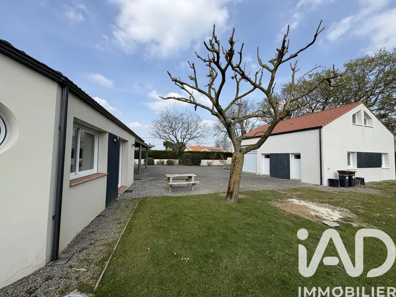 Maison 6 pièces 196 m² · à Chauvé · 195,6 m² · 493 000 €