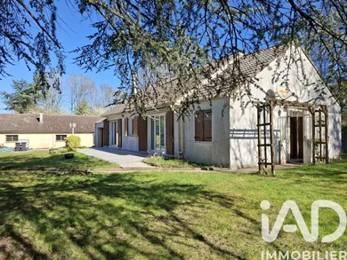 Detached house in Bœurs-en-Othe (89770)