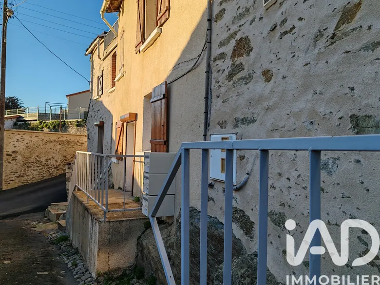 Immeuble 2 pièces 180 m² · à Lys-Haut-Layon · 180 m² · 180 000 €