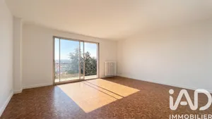 Apartment in Fontenay-sous-Bois (94120)