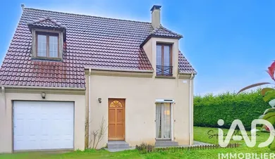 Maison traditionnelle à Maison-Rouge (77370)