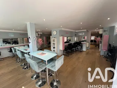 Building in Paris (75015)