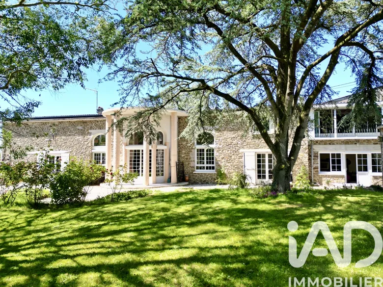 Maison 6 pièces 242 m² · à Hauteville-sur-Mer · 242 m² · 335 000 €