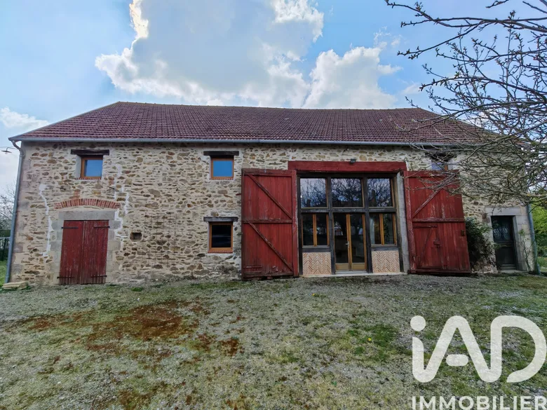 Maison 8 pièces 287 m² · à Saint Saturnin · 287 m² · 169 000 €