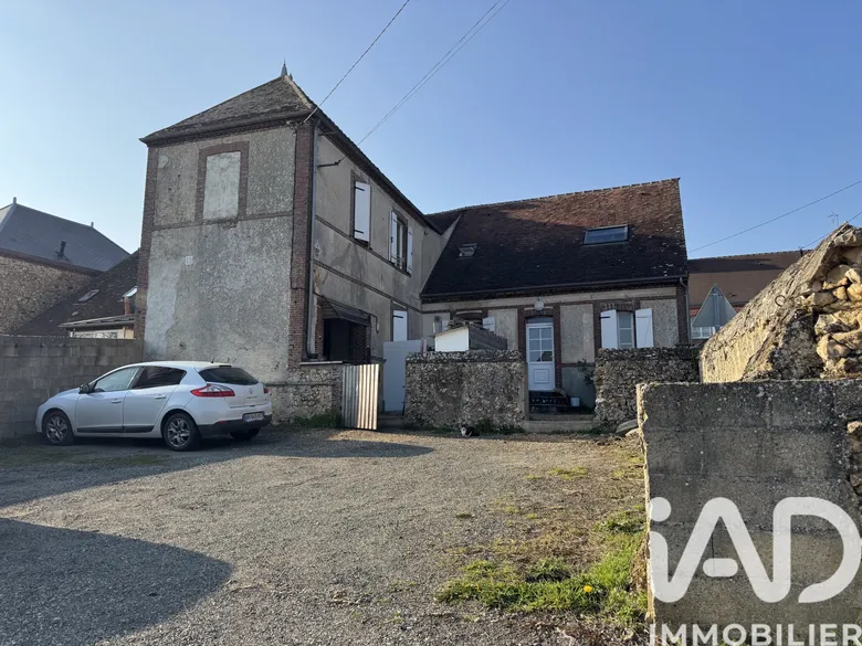 Maison 7 pièces 178 m² · à Champrond-en-Gâtine · 178 m² · 209 000 €