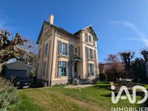 Detached house in Versailles (78000)