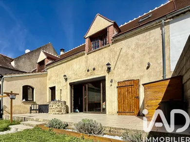 Farm in Villeneuve-la-Guyard (89340)