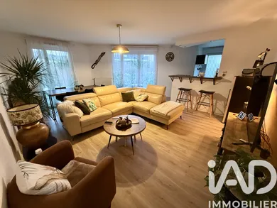 Apartment in Plaisir (78370)