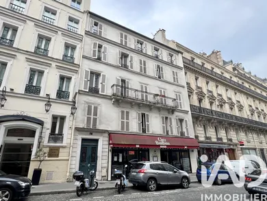 Immeuble à Paris (75008)