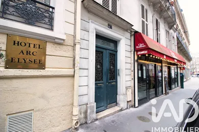 Immeuble à Paris (75008)