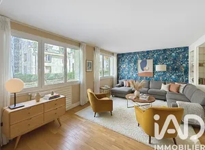 Apartment in Paris (75017)