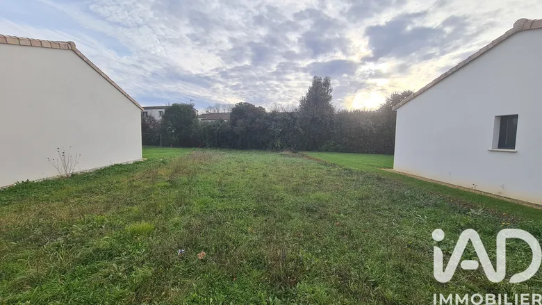 Terrain à bâtir à Poitiers (86000) · 65 000 €