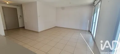 Apartment in Grenoble (38100)