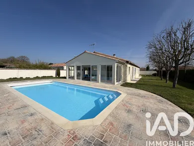 Traditional house in Vars (16330)