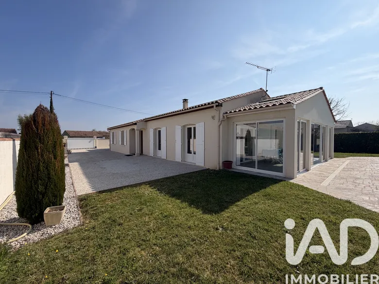 Maison 5 pièces 137 m² · à Vars · 137 m² · 327 000 €