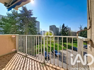 Apartment in Villejuif (94800)