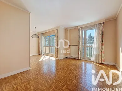 Apartment in Villejuif (94800)