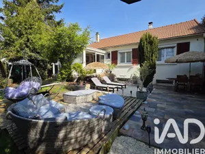 Traditional house in Charny (77410)