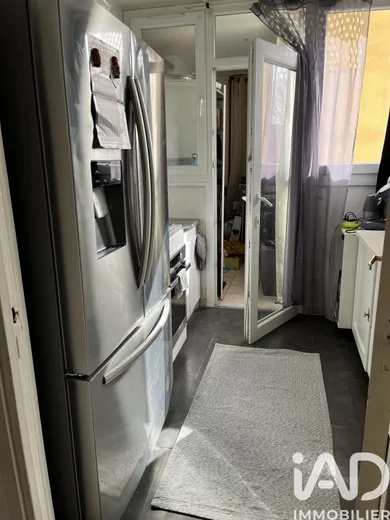 Apartment in Orange (84100)