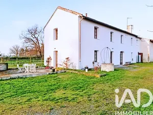 Farm in Mizérieux (42110)