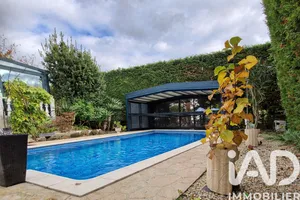 Traditional house in Mandres-les-Roses (94520)