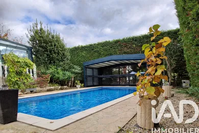 Traditional house in Mandres-les-Roses (94520)