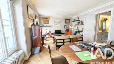 Apartment in Paris (75016)