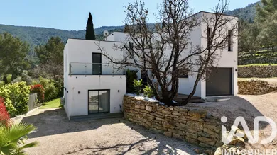 Architectural house in Solliès-Toucas (83210)