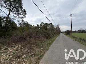 Terrain à Tourrettes (83440)