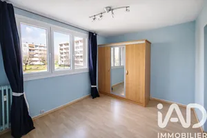 Apartment in Grenoble (38100)