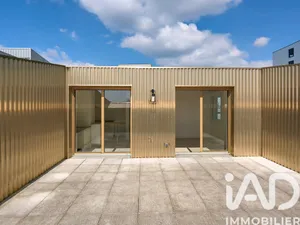 Apartment in Bordeaux (33300)